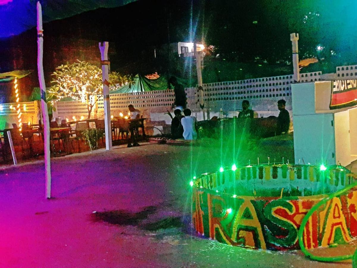 Rasta Mansion Beach Hostel And Rooms Arambol Luaran gambar